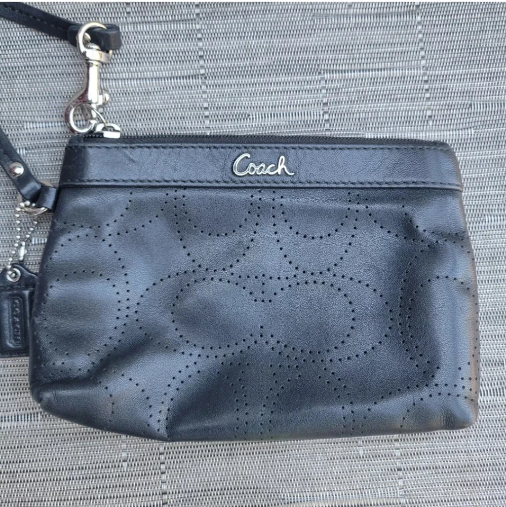 Coach Wristlet - Picture 4 of 4